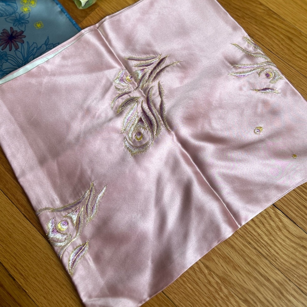 100% Silk Chinese Scarf With Intricate Embroidery